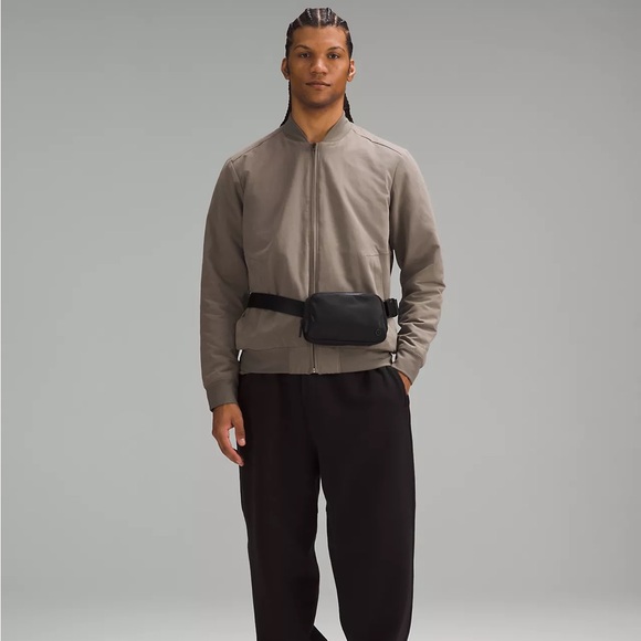 Lululemon Everywhere Belt Bag 1L- black/Black - Picture 6 of 6